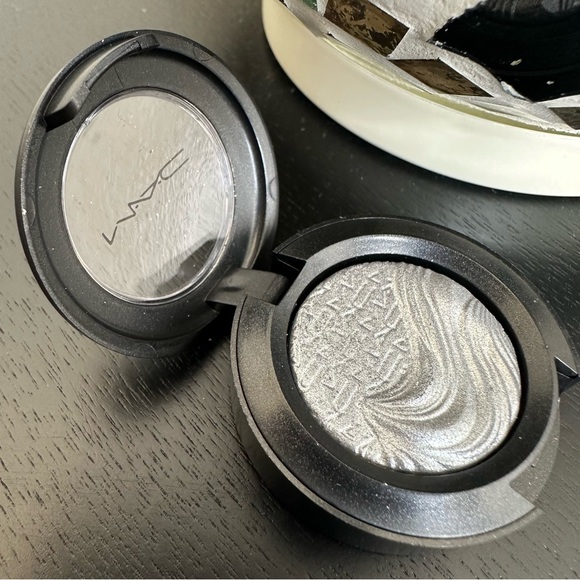NWOT MAC EVENING GREY Extra Dimension Eyeshadow - Picture 1 of 3